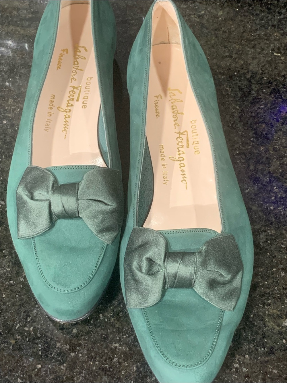 Salvatore Ferragamo Women’s Size 7 B Suede Flat .5” Heel Deep Green Satin Bow - Picture 15 of 15